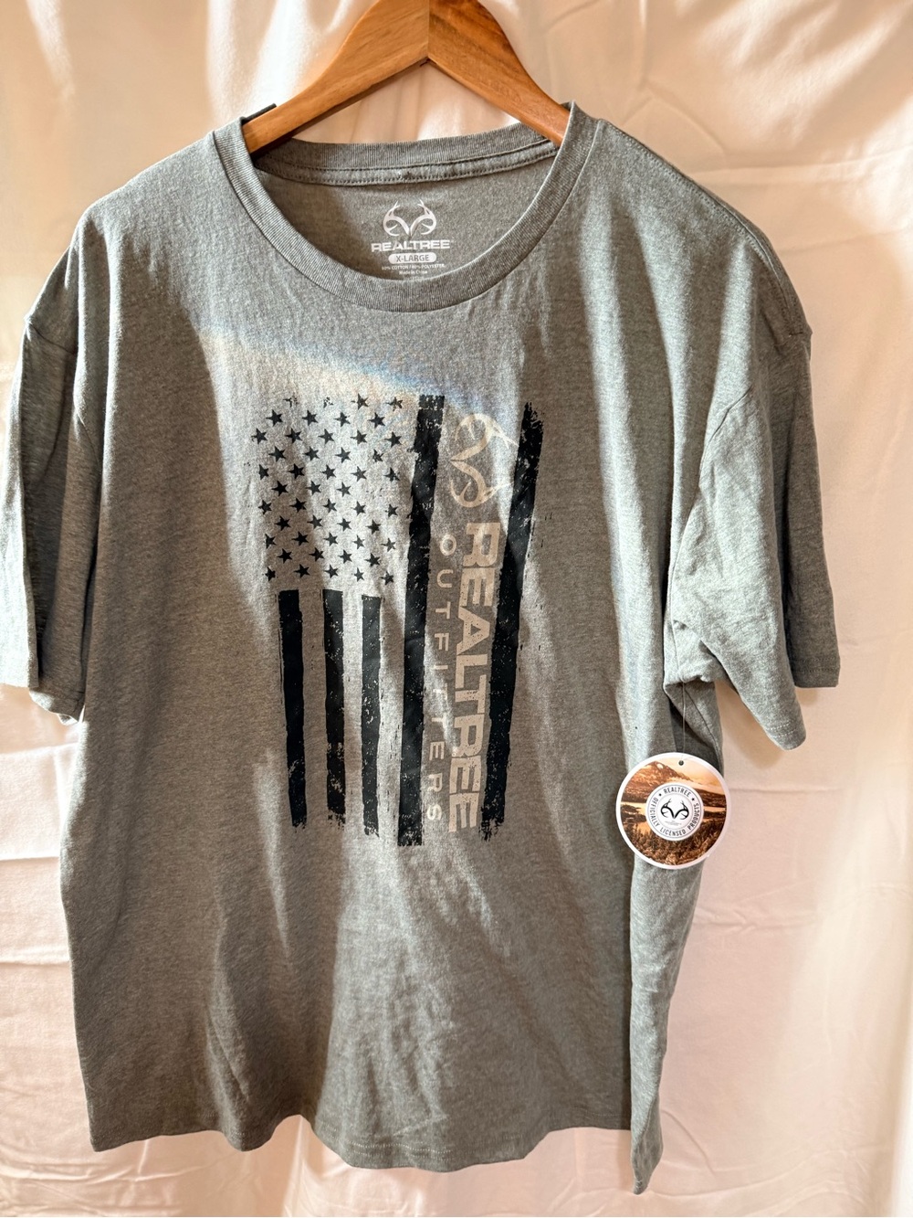 NWT Realtree Men's Graphic Flag T-Shirt western blokecore hunting bikercore cozy